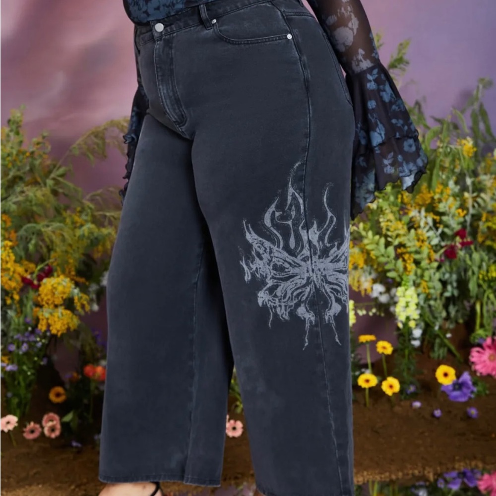 Plus size Graphic jeans